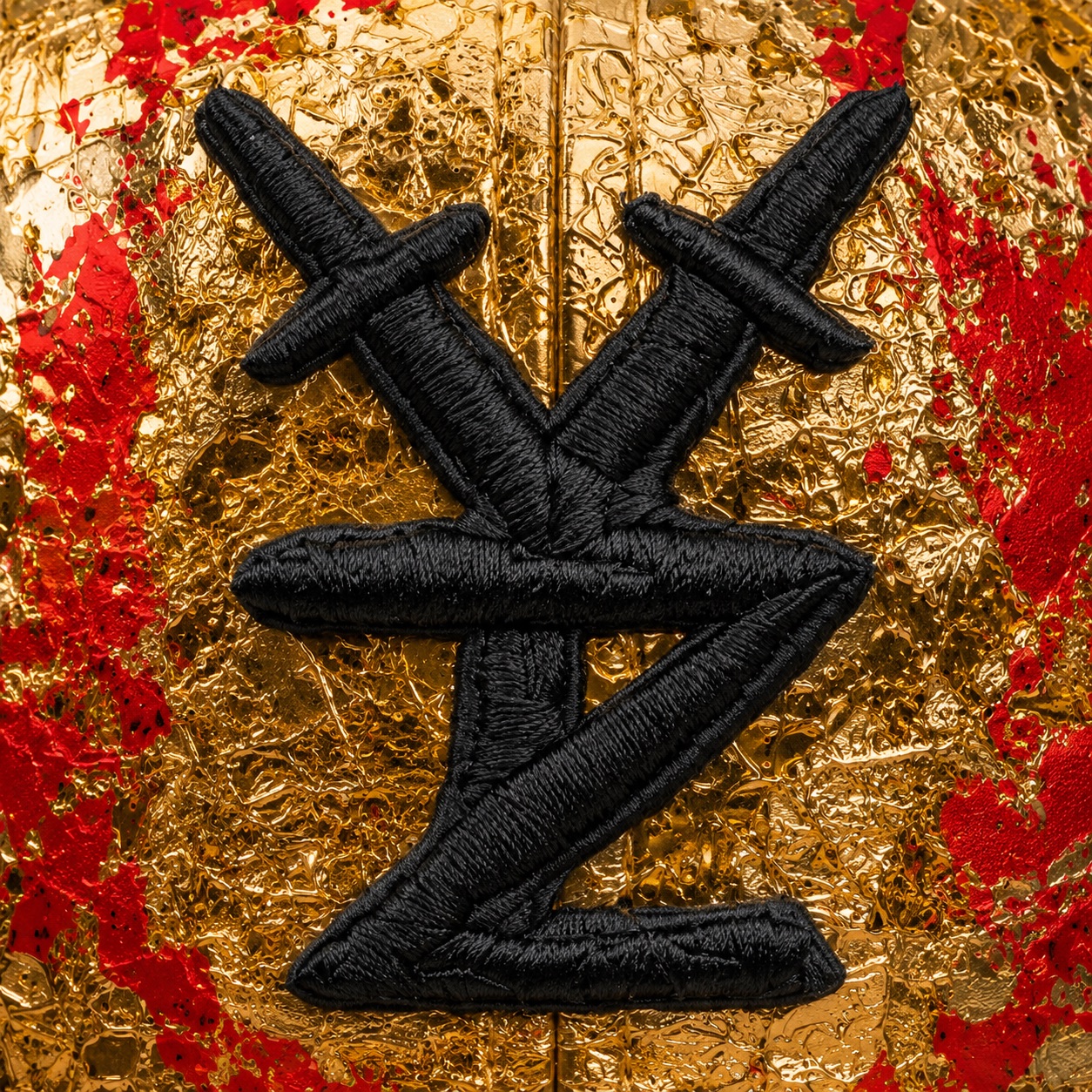 Macro of the IZ crossed-swords crest